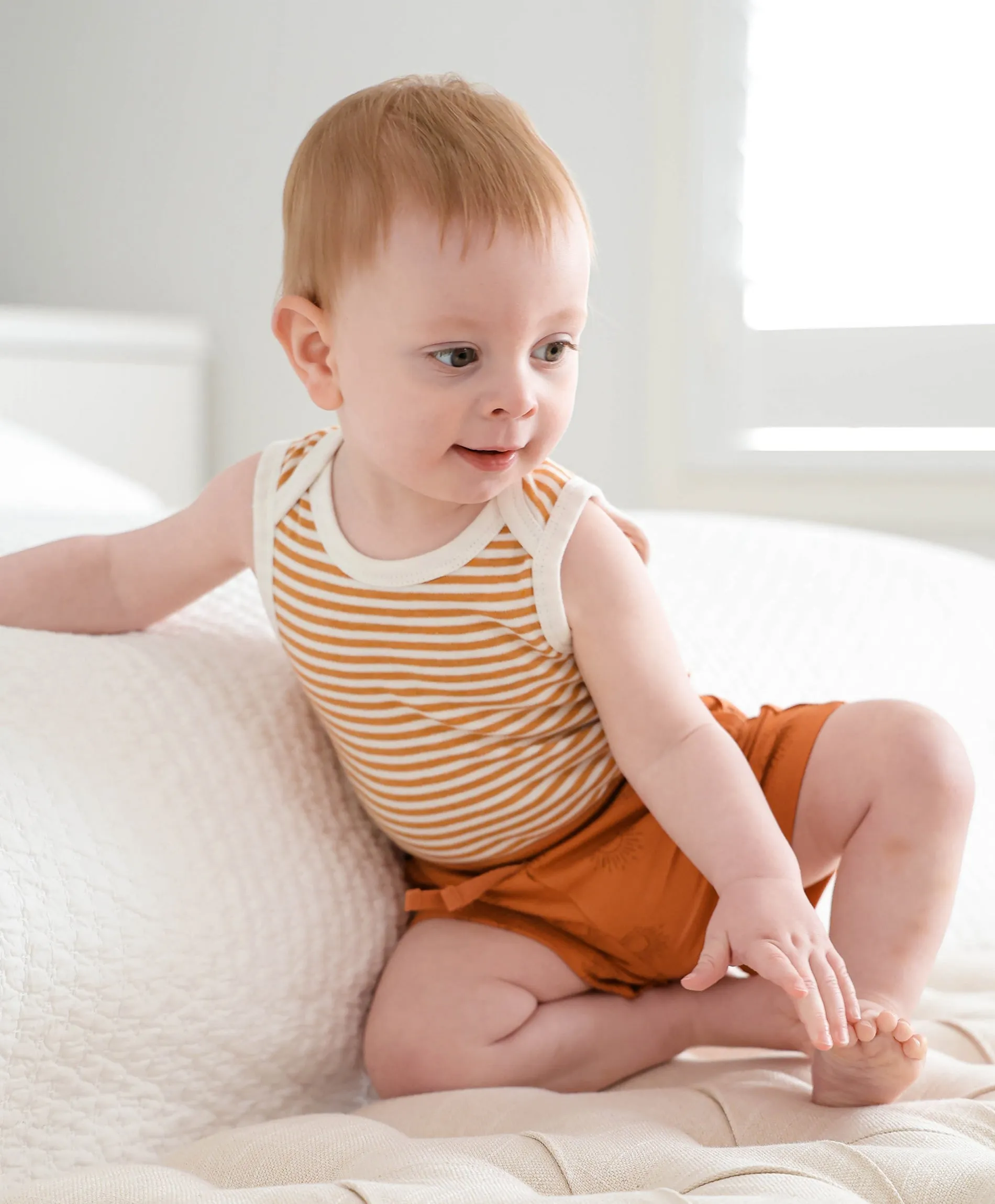 Comfy baby singlet bodysuit - Caramel stripes