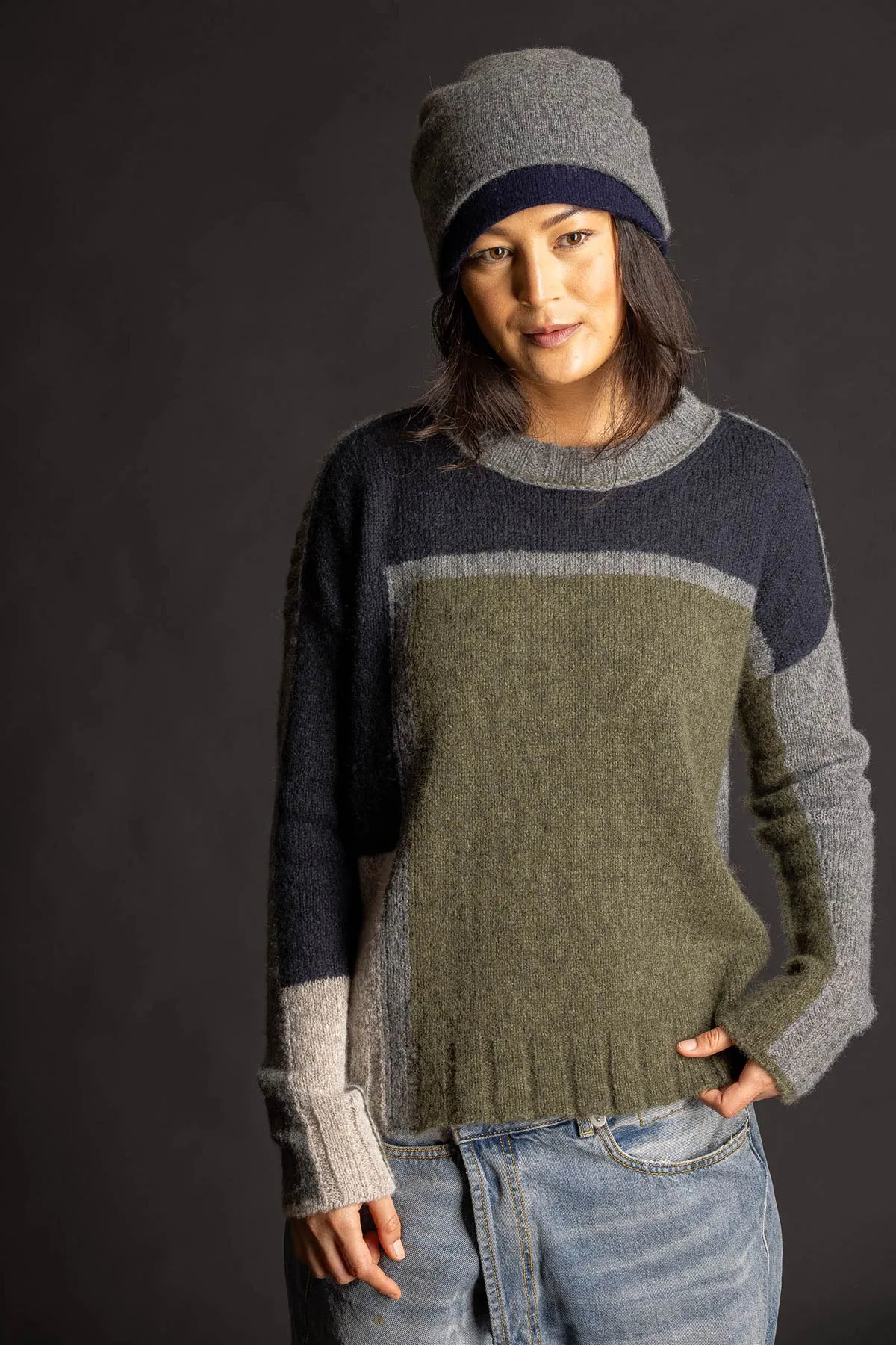 Dreamy Cashmere Block Crew - Thunder/Moss